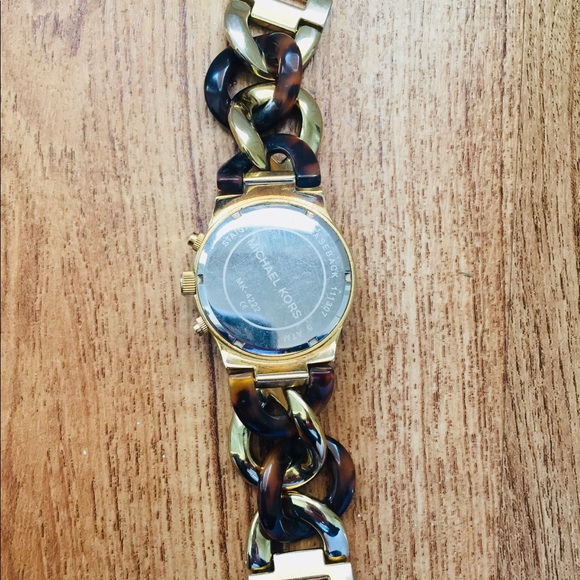 Michael Kors gold and tortoise shell watch - Picture 2 of 2